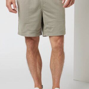 Vuori Endline Mesh Shorts